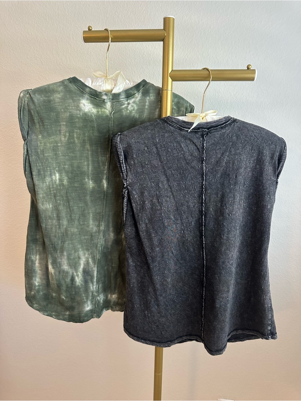 Pilcro 2 PACK Women’s Muscle Tank Tops in Olive Green & Charcoal - Picture 2 of 7